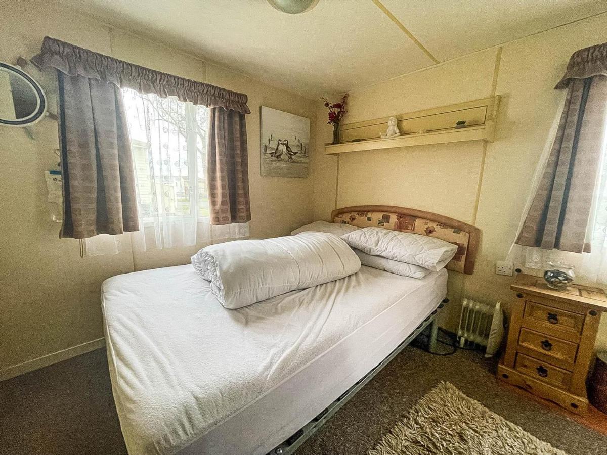 Great Caravan At Heacham Beach In Norfolk, Sleeps 6 Ref 21035A Exterior photo